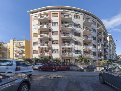 Quadrilocale in Via Regina Elena 125, Messina, 2 bagni, 177 m²