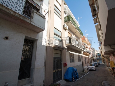 Quadrilocale in Via Roccella 10, Messina, 1 bagno, garage, 120 m²