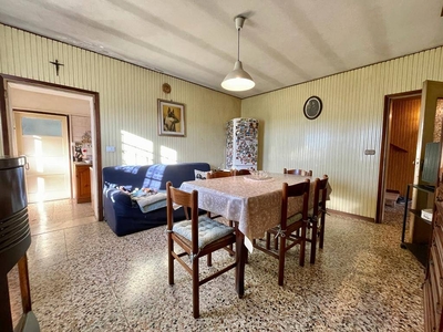 Rustico casale in vendita a Bagnolo San Vito Mantova San Giacomo Po