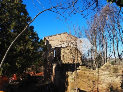 Rustico in C.da censuato, Mogliano, 1 locale, giardino privato, 120 m²