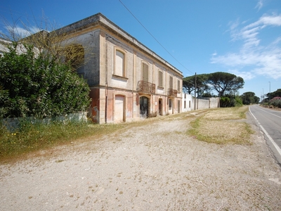 Rustico in Via dei Condò, Lecce, 16 locali, 3 bagni, giardino privato