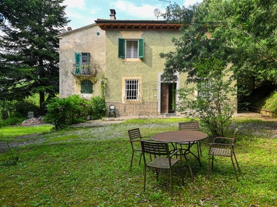 Rustico in Via dei Ronchetti, Lucca, 9 locali, 2 bagni, garage, 250 m²