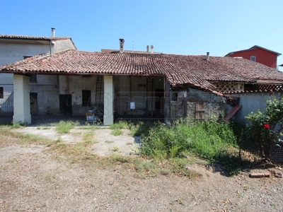 Rustico in Via roma, Cavenago d'Adda, 110 m², da ristrutturare