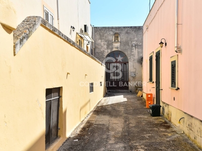 Rustico in Via San Leonardo, Spongano, 1 locale, 280 m² in vendita