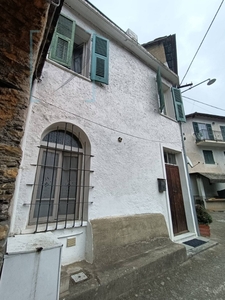 Rustico in Via San Lorenzo, Pieve di Teco, 6 locali, 1 bagno, 150 m²