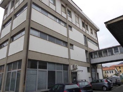 Stabile in Via Parma, Chiavari, 2285 m², ascensore, aria condizionata