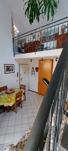 Trilocale a Bordighera, 2 bagni, 80 m², 1° piano, aria condizionata