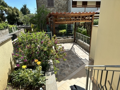 Trilocale a Follonica, giardino privato, 70 m², 1° piano, terrazzo