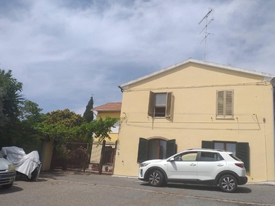 Trilocale a Rosignano Marittimo, 60 m², piano rialzato in vendita