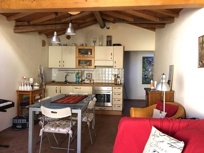 Trilocale a Viareggio, 1 bagno, 50 m², ultimo piano, aria condizionata