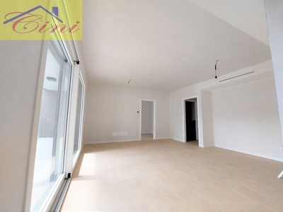 Trilocale in PIAZZA GIOSUE' CARDUCCI, Lecco, 2 bagni, con box, 104 m²