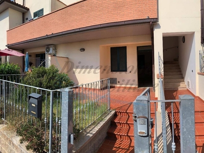 Trilocale in Via G. E. Pestalozzi, Rosignano Marittimo, 1 bagno, 65 m²