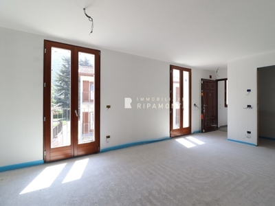 Trilocale in Via Giuseppe Mazzini, Ballabio, 2 bagni, 120 m², 1° piano