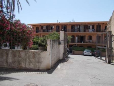 Trilocale in Via Marina, Messina, 2 bagni, giardino in comune, 115 m²