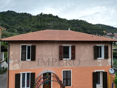 Trilocale in Via Sant'Anna 1, Camporosso, 1 bagno, 75 m², ultimo piano