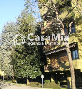 Trilocale in Via Toselli, Legnano, 2 bagni, giardino in comune, 105 m²