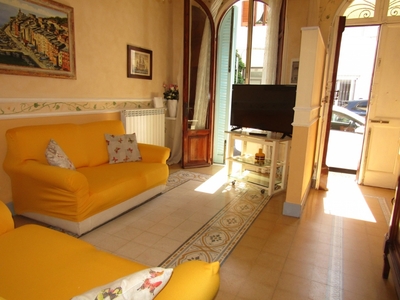 Viareggina a Viareggio, 7 locali, 4 bagni, giardino privato, 180 m²