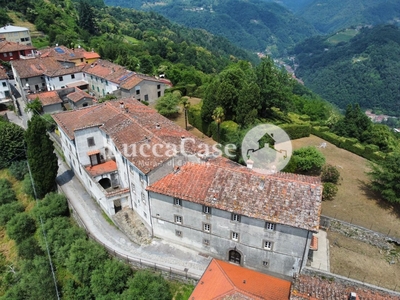 Villa a Bagni di Lucca, 26 locali, 8 bagni, giardino privato, 1800 m²