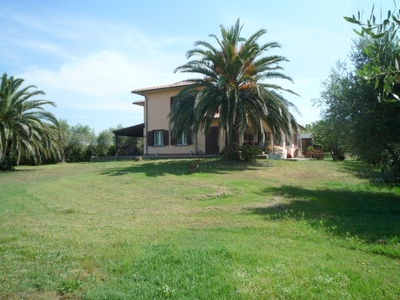 Villa a Bibbona, 8 locali, 3 bagni, 250 m², classe energetica G