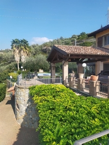 Villa a Bordighera, 3 locali, 2 bagni, giardino privato, 80 m²