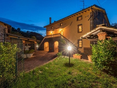 Villa a Capannori, 20 locali, 7 bagni, giardino privato, 695 m²