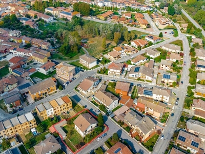 Villa a Castiglione d'Adda, 6 locali, 3 bagni, giardino privato