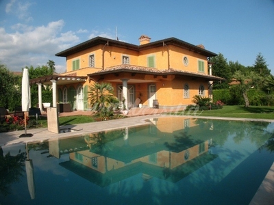 Villa in Via Francesco Carrara 2, Forte dei Marmi, 10 locali, 5 bagni