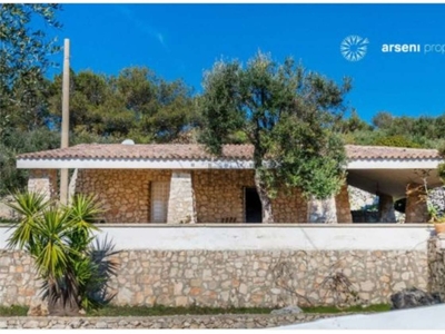 Villa a Gagliano del Capo, 7 locali, 180 m², classe energetica F
