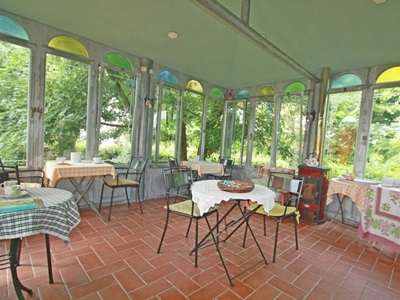 Villa a Lucca, 12 locali, 6 bagni, giardino privato, posto auto