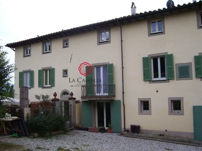 Villa a Lucca, 16 locali, giardino privato, garage, 1450 m², terrazzo