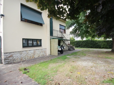Villa in Via del Cimitero di Vicopelago 533, Lucca, 8 locali, 4 bagni