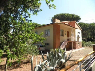 Villa a Rosignano Marittimo, 6 locali, 2 bagni, giardino privato