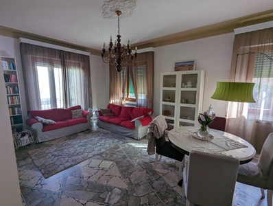 Villa a Rosignano Marittimo, 7 locali, 2 bagni, giardino privato