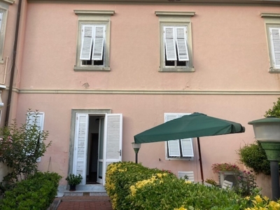 Villa a schiera a Livorno, 5 locali, 2 bagni, giardino privato, 180 m²