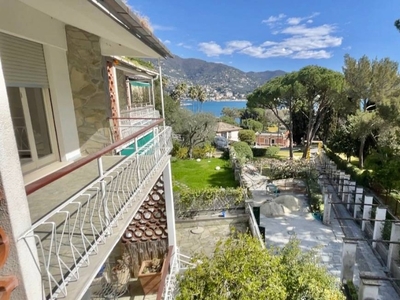 Villa a schiera a Rapallo, 6 locali, 3 bagni, arredato, 130 m²