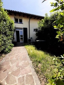 Villa a schiera a Rosignano Marittimo, 4 locali, 1 bagno, posto auto