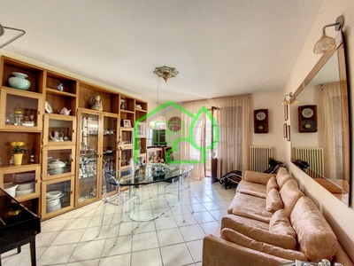 Villa a schiera a Viareggio, 8 locali, 3 bagni, posto auto, 180 m²