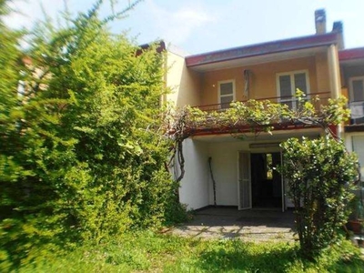 Villa a schiera in Ruggiero, Pessano con Bornago, 4 locali, 2 bagni