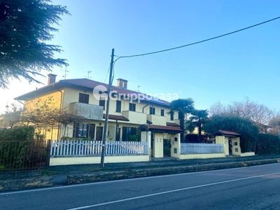 Villa a schiera in Strada per Magenta, Robecco sul Naviglio, 4 locali