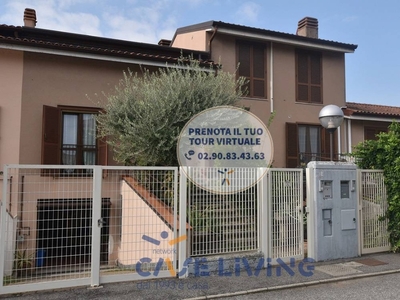 Villa a schiera in Via Amendola, Rozzano, 4 locali, 2 bagni, con box