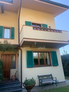 Villa a schiera in Via Francesco Carrara 192, Forte dei Marmi, 3 bagni