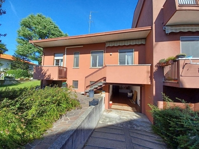 Villa a schiera in Via Leonardo da Vinci 17, Inveruno, 4 locali