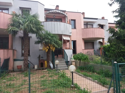 Villa a schiera in Via Magellano 5, Inveruno, 5 locali, 3 bagni