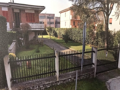 Villa bifamiliare in vendita a Bientina Pisa