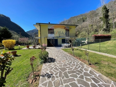 Villa in Loc Giardinetto Bagni di Lucca, Bagni di Lucca, 9 locali