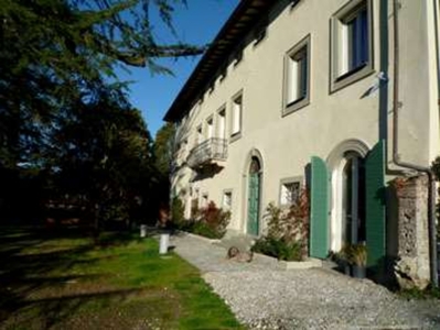 Villa in Lucca, Lucca, 25 locali, giardino privato, garage, arredato