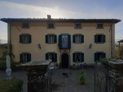 Villa in Pian di cerreto, Castiglione di Garfagnana, 10 locali