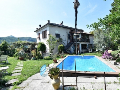 Villa in Salita cotella, Genova, 10 locali, 2 bagni, giardino privato