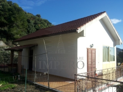 Villa in Via Case Otto Luoghi 120, Ventimiglia, 6 locali, 2 bagni