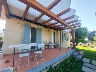 Villa in Via Del Castagno snc, Pietrasanta, 9 locali, 4 bagni, 180 m²